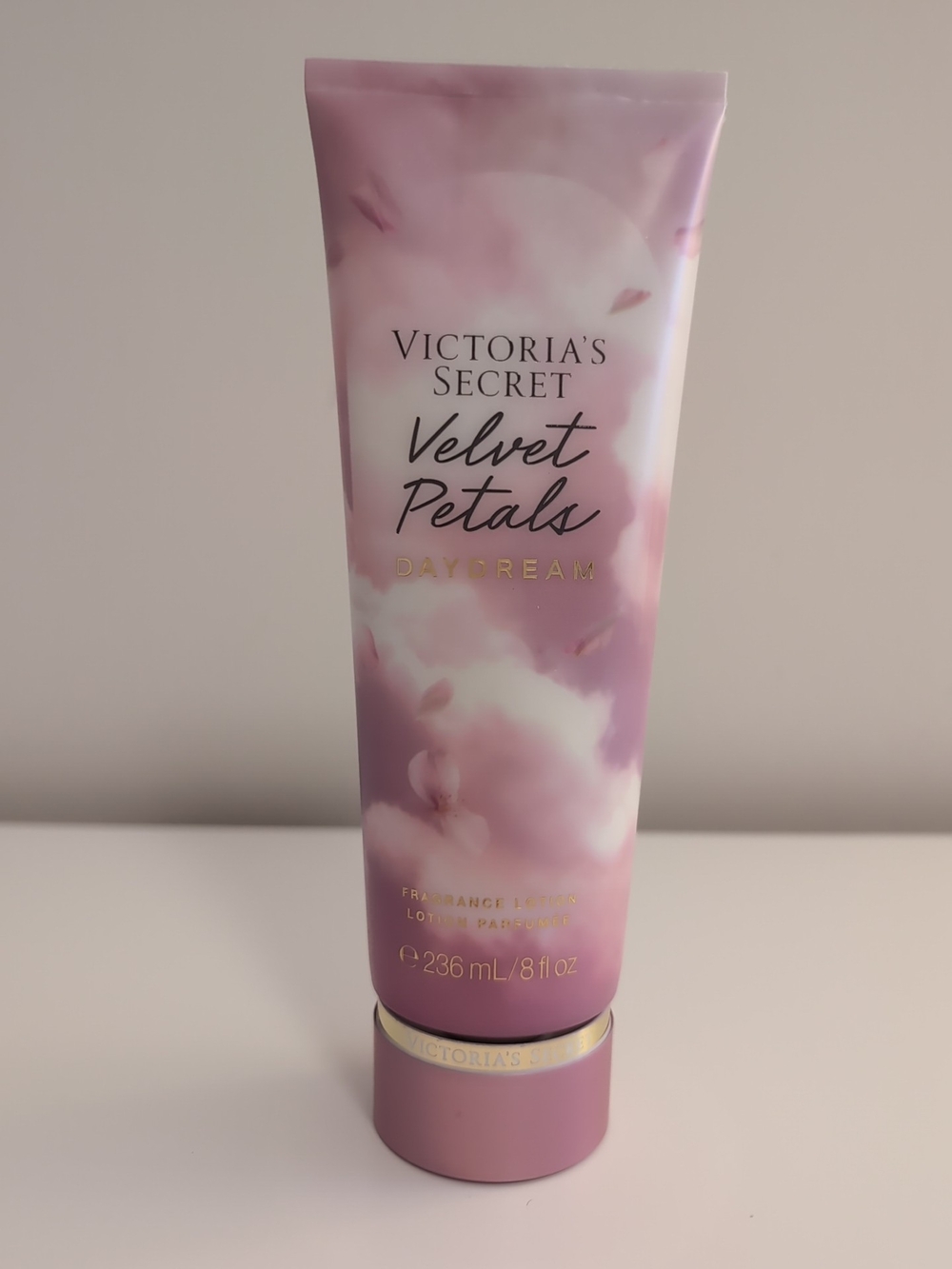Discontinued Vintage Victoria's Secret Velvet Petals Daydream Lotion